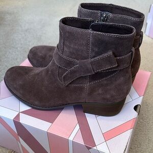 Skechers Teas Westerville booties boots Sz 9 1/2